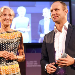 Neos-Vorsitzender Matthias Strolz (r.) und Irmgard Griss