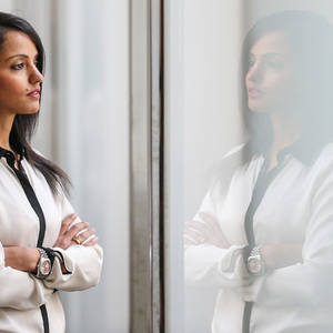 Ein bereits 2014 aufgenommenes Bild der Berliner Staatssekretärin Sawsan Chebli mit ihrer Rolex sorgt in Deutschland für Aufregung.