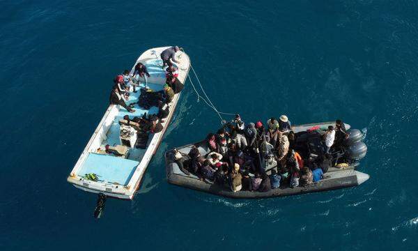 Die Zahl der Bootsflüchtlinge nimmt wieder zu. Die Verteilung auf die EU-Länder bleibt ein Streitpunkt. 