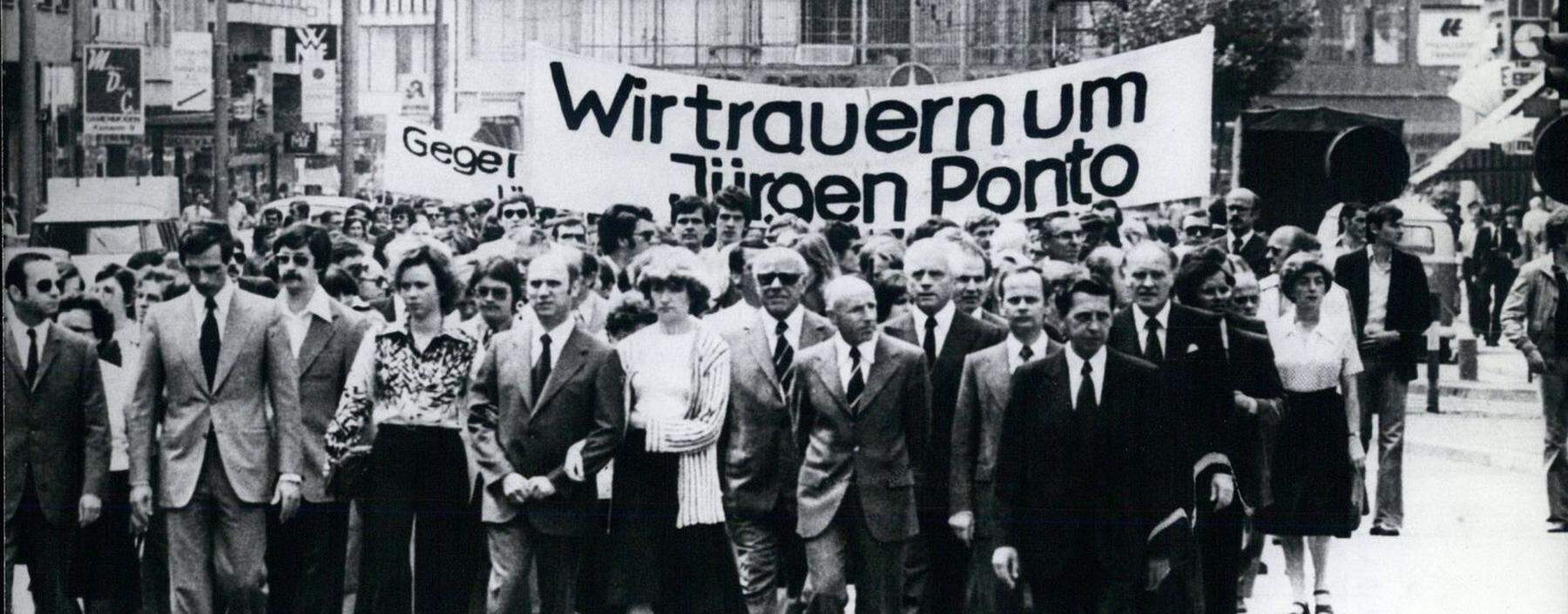 1977 Indignation Marshing In Frankfurt Main In Connection With Ponto Homicide We mourn for Jurgen