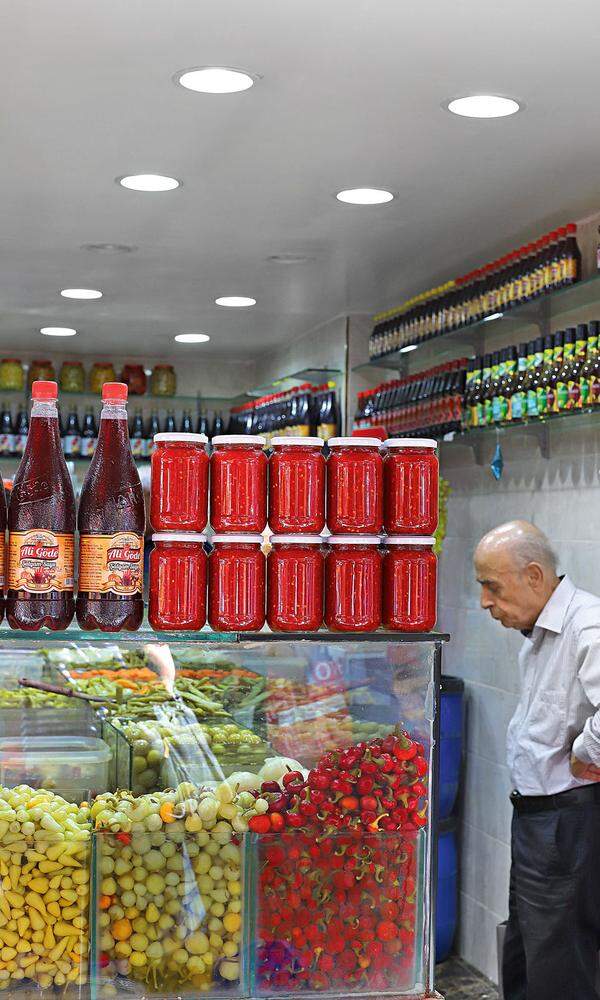 Sauer. Dieses Geschäft in Kadıköy führt Fermentiertes und Eingelegtes.