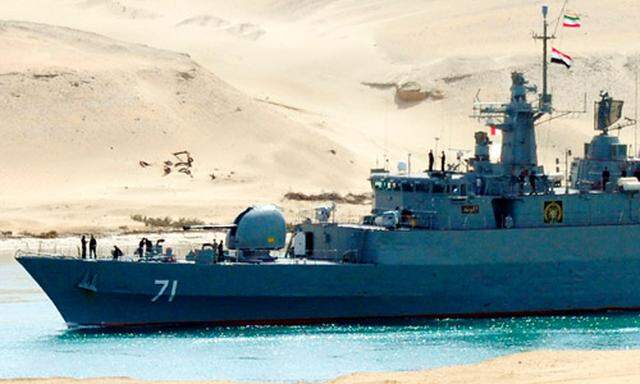 Iranische Kriegsschiffe fahren durch den Suez-Kanal 