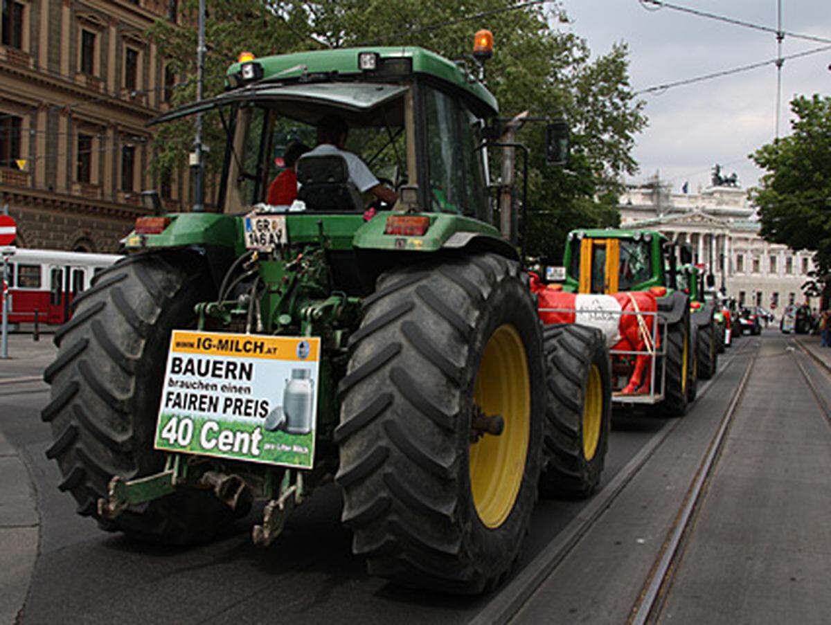 Dieses Abrechnungssystem verdammt laut IG Milch zur Überproduktion, was auch dazu geführt habe, dass Österreich seit dem EU-Beitritt in Relation zur Quote (auf Österreich entfallen nur 2 Prozent der Milchquote) die höchste Überlieferung habe.