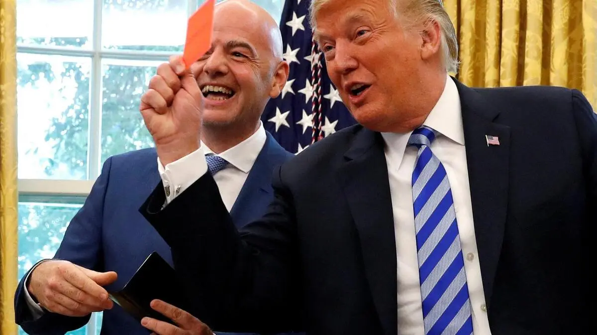 Aufregung bei Fußball-WM: Trump soll bei Infantino gegen rote Karte ...