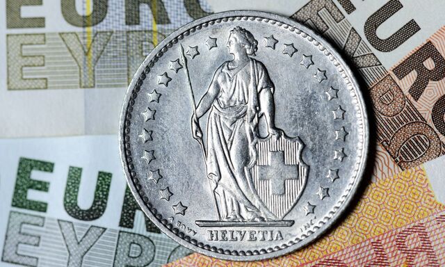 Schweizer Franken auf Euroscheinen Beendigung des Franken Mindestkurses zum Euro