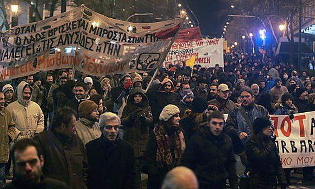 Griechische Gewerkschaften rufen zu Protesten gegen das Sparprogramm auf