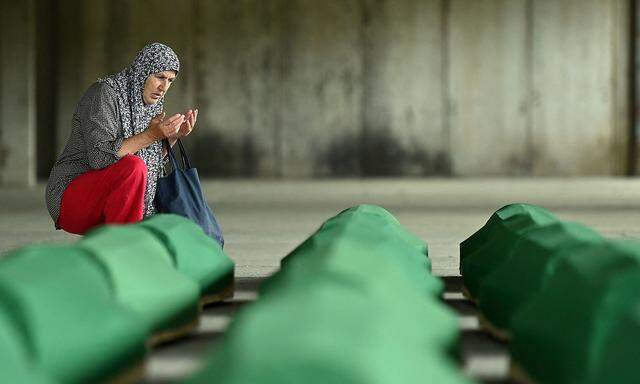 Gebet für die Opfer von Srebrenica.