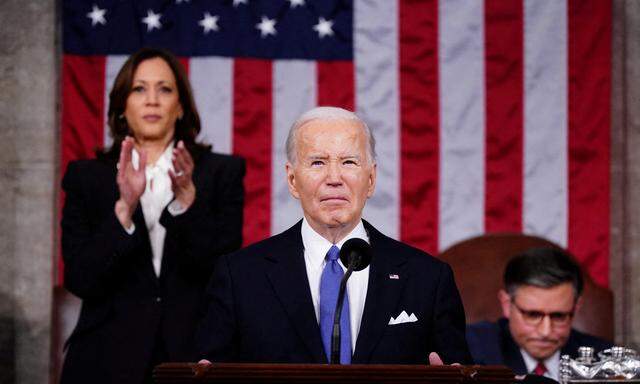Joe Biden am Donnerstagabend im Kongress. Hinter ihm: Vizepräsidentin Kamala Harris und der Führer des Repräsentantenhauses, Mike Johnson, ein Republikaner