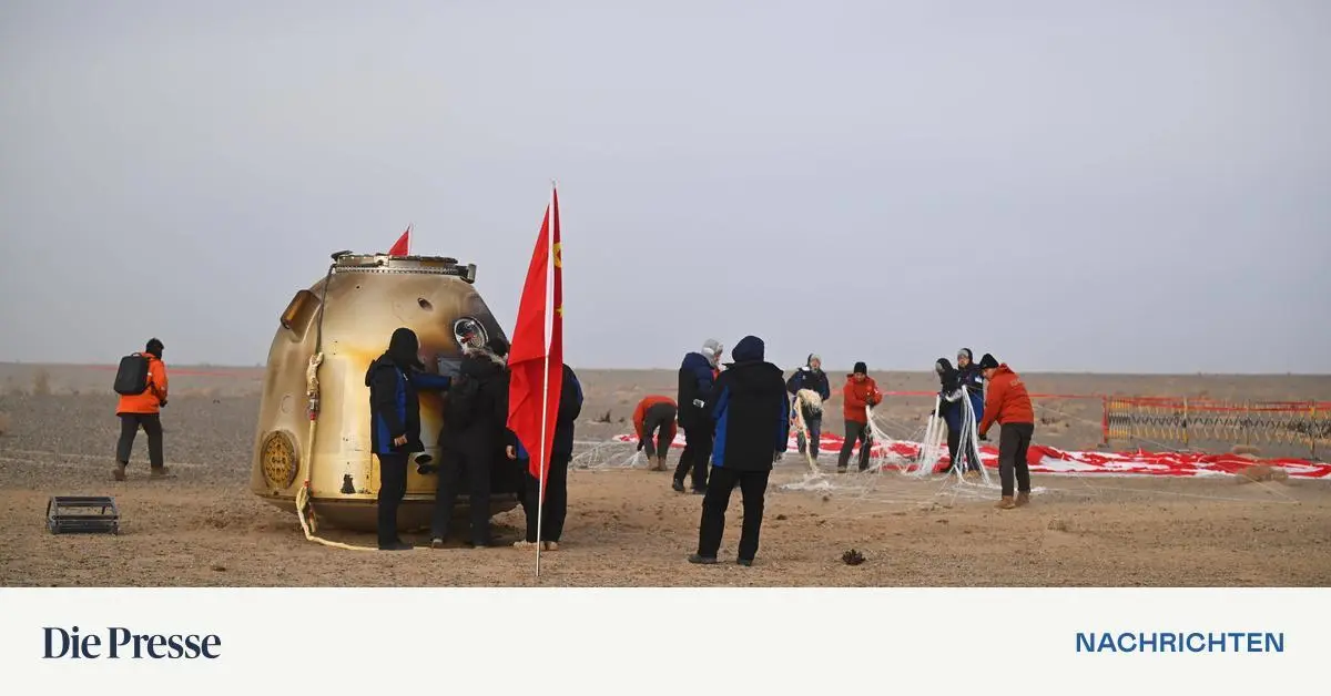 Besch-digtes-chinesisches-Raumschiff-landet-in-der-W-ste-Gobi
