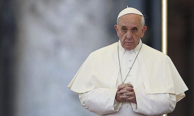 Pope Francis attends a prayer calling for peace in Syria, in Saint Peter's square at the Vatican