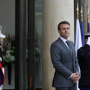 Trotz Kritik hält Frankreichs Staatschef Emmanuel Macron daran fest, einen Einsatz westlicher Bodentruppen in der Ukraine nicht auszuschließen. 
