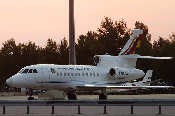 Daraufhin verweigerten nach Angaben der Regierung in La Paz Frankreich, Spanien, Italien und Portugal die Überflugrechte für das Flugzeug, das gegen 23 Uhr am Flughafen Wien Schwechat landete.