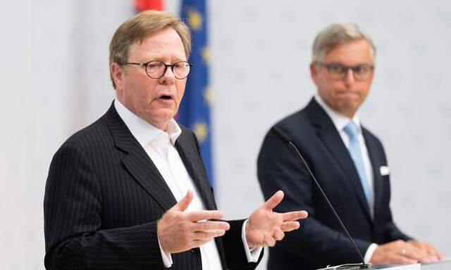Obmann der Bankensparte in der Wirtschaftskammer (WKÖ) und Erste-Group-Chef Willibald Cernko und Finanzminister Magnus Brunner (ÖVP) wollen Schuldnern unter die Arme greifen.