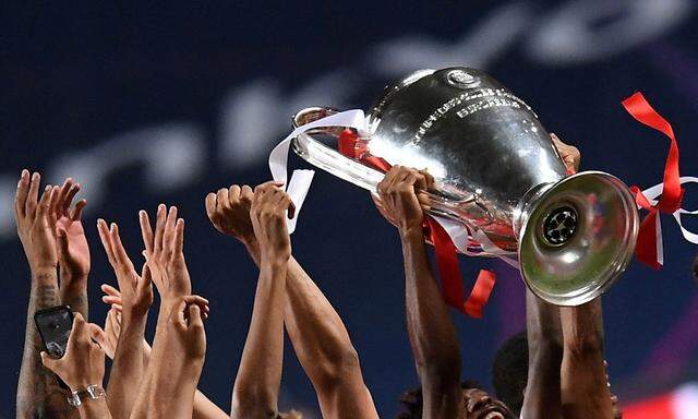 Champions-League-Pokal