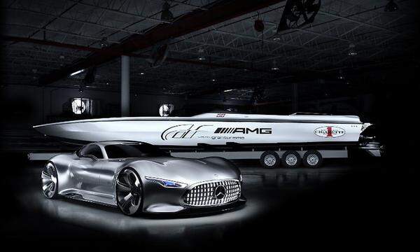 Ein Jahr später präsentiert Mercedes-Benz AMG auf der Miami International Boat Show den Mercedes-Benz AMG Vision Gran Turismo und das Cigarette Racing 50' Vision GT Concept.