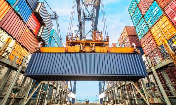 Das Containergeschäft floriert. Bei einem Weltmarktanteil von knapp einem Sechstel ist das kein Nachteil.  