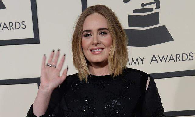 Adele arrives for the 58th annual Grammy Awards held at Staples Center in Los Angeles on February 15
