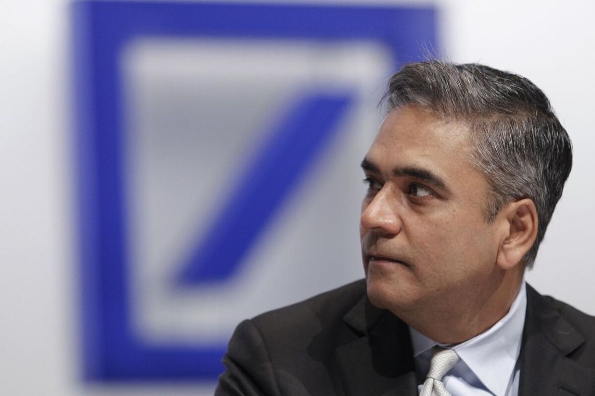 Der Verdacht auf Tricksereien bei einem viel beachteten Marktindex<(/b> für Swap-Geschäfte (Isdafix) ruft neben den US-Regulierern auch die deutsche Finanzaufsicht BaFin auf den Plan. Sie fordert Informationen von deutschen Geldhäusern an, darunter auch die Deutsche Bank. Das Institut äußert sich nicht dazu.