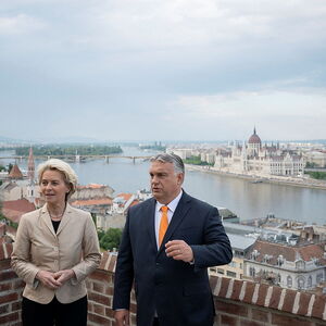 Ursula von der Leyen reiste nach Budapest, um mit Premier Orbán über mögliche Energie-Embargos gegen Russland zu sprechen.