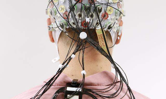 Das EEG zeigt während der Turnübung an, wie der Motorcortex arbeitet. 