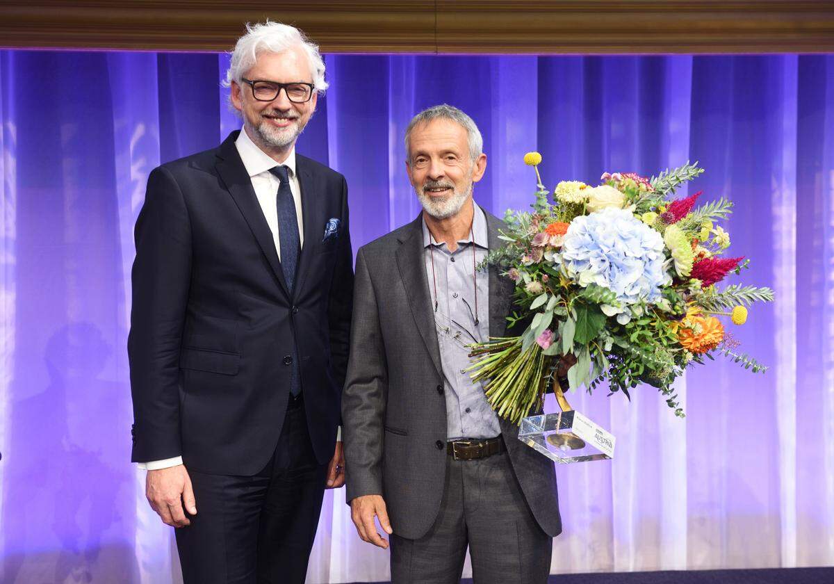 Der Klimaforscher Georg Kaser wurde in der Kategorie Klimainitiative ausgezeichnet. Der Award wurde von Verbund-CEO Michael Strugl überreicht.