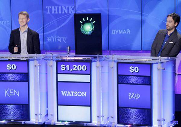 Maschine besiegt Mensch II: Der nach dem IBM-Gründer Thomas J. Watson benannte Supercomputer Watson gewinnt in der US-amerikanischen Quiz-Show "Jeopardy" gegen zwei Kandidaten. Und das Geschäft brummt weiterhin: Mittlerweile beschäftigt IBM weltweit 426.751 Mitarbeiter und konnte 2010 fast 100 Milliarden Dollar Umsatz (eine Vertausendfachung des Werts von 1915, siehe Bild 1) und fast 15 Milliarden Dollar Gewinn verbuchen.