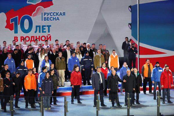 Bilder von der Putin-Feier am Roten Platz in Moskau.