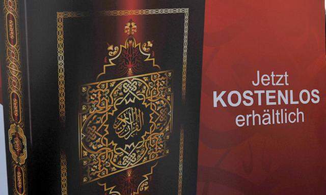 Archivbild: Koran-Verteilaktion in Deutschland
