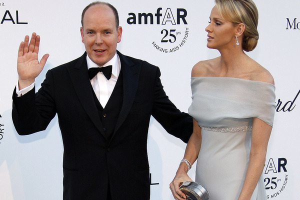 Lange haben die Monegassen darauf gewartet, dass sich der Dauerjunggeselle an ihrer Staatsspitze sich vermählt. Charlene und Albert kennen einander seit elf Jahren, seit 2006 treten sie als Paar in der Öffentlichkeit auf.