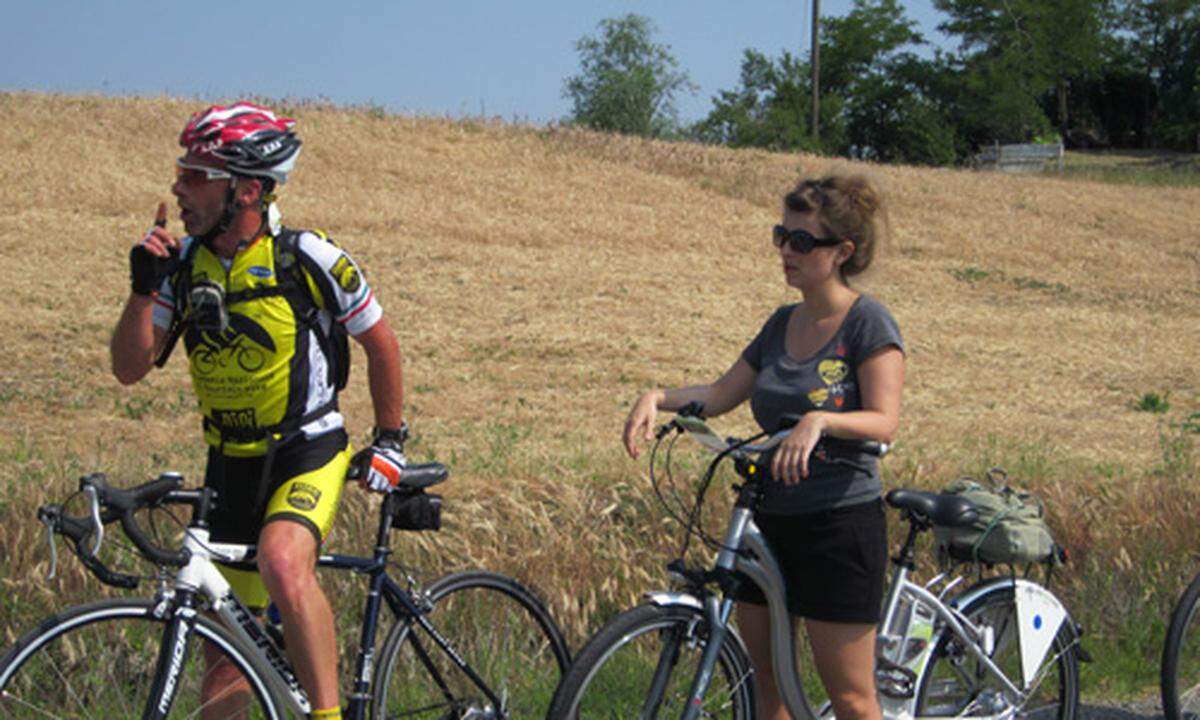 Weiter mit dem E-Bike durch die Felder und über die Hügel, die vor vielen Jahren zum Kirchenstaat gehörten.