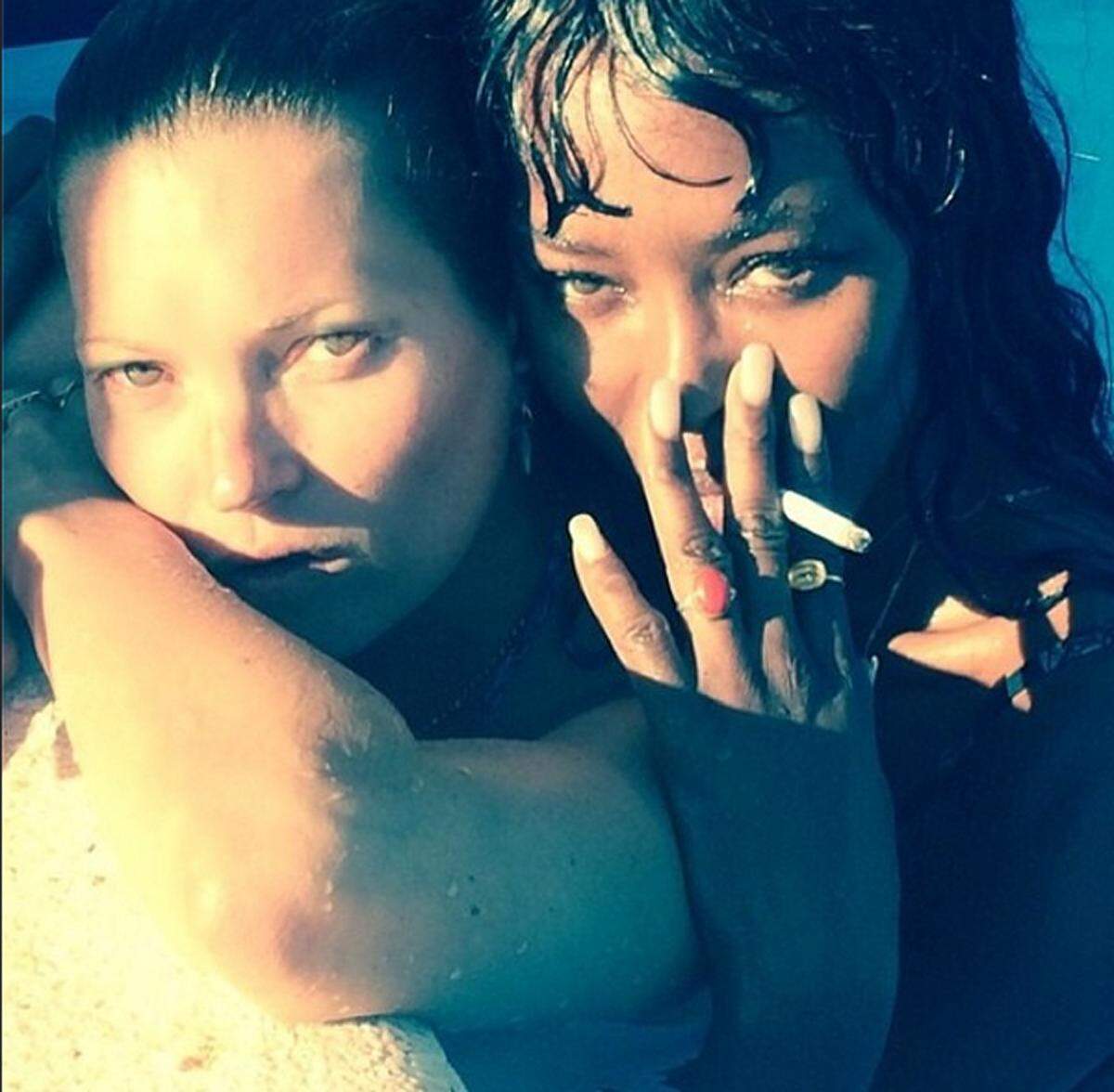 Wenn Models Urlaub machen wissen sie, wie man sich besonders glamourös in Szene setzt. Das bewiesen einmal mehr Kate Moss und Naomi Campbell.