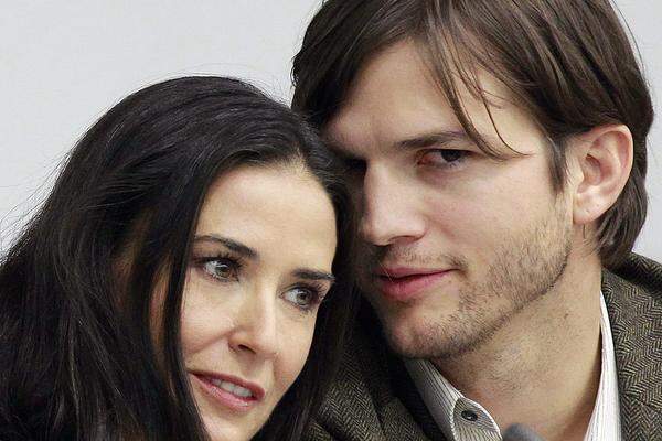Auch für Demi Moore brachte das Jahr 2011 kein privates Glück. Im November des Jahres verlautbarte die 49-Jährige das Ende ihrer Ehe mit dem 16 Jahre jüngeren Ashton Kutcher.