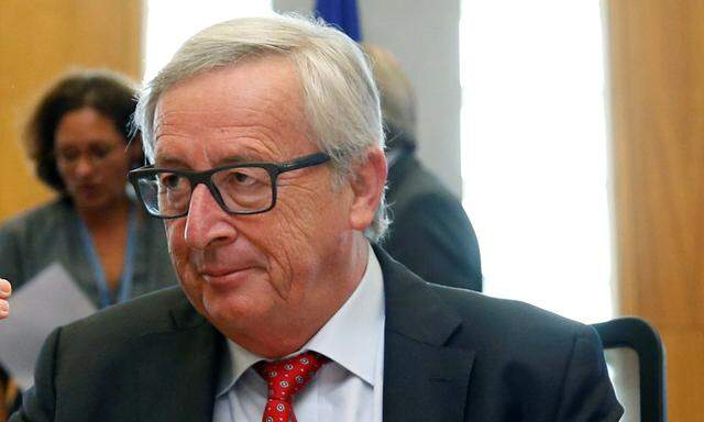 EU Commission President Juncker chairs a meeting of the EU executive body in Brussels