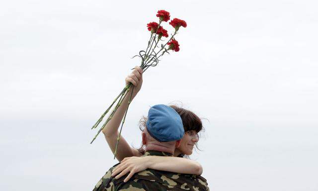 Blumen sind zum russischen Frauentag selbstverständlich. Mit der Sexismusdebatte tut man sich hingegen schwer.