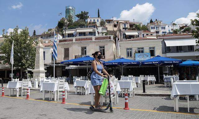 Die Insel Poros, die vor allem auch Ziel von vielen griechischen Besuchern ist, wird unter Teilquarantäne gestellt.