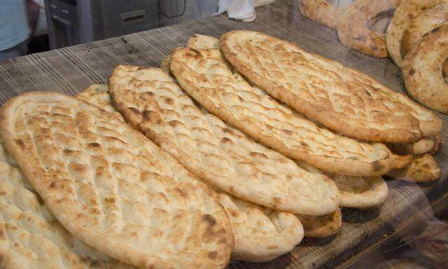 Eastern Turkey Anatolia Upper Mesopotamia Mardin Bakery fresh baked Turkish flat bread aka Pid