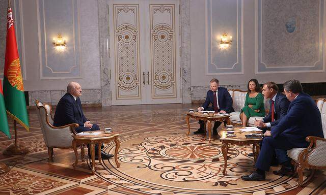 Russische Medievertreter interviewten den belarussischen Präsidenten Alexander Lukaschenko in Minsk.