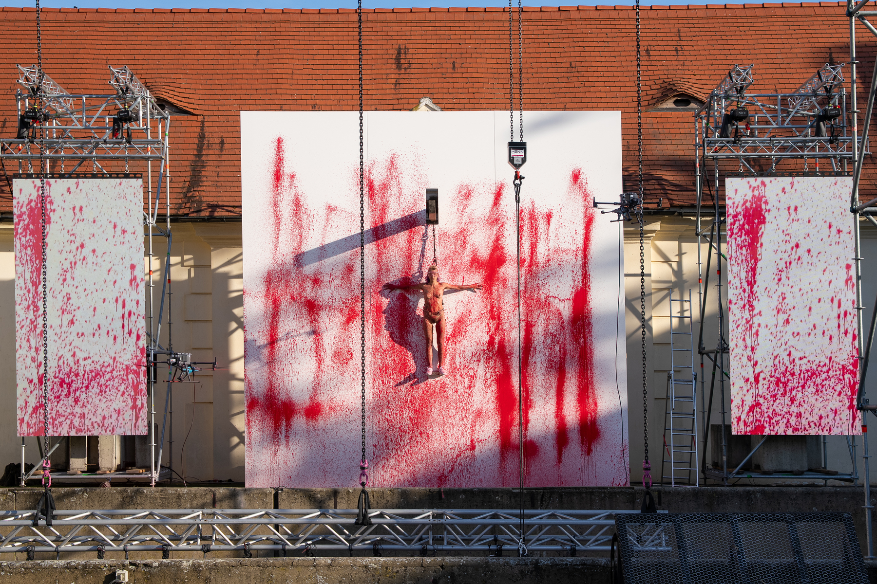 Holzinger in Prinzendorf: Gehangen in der eigenen Haut [premium]