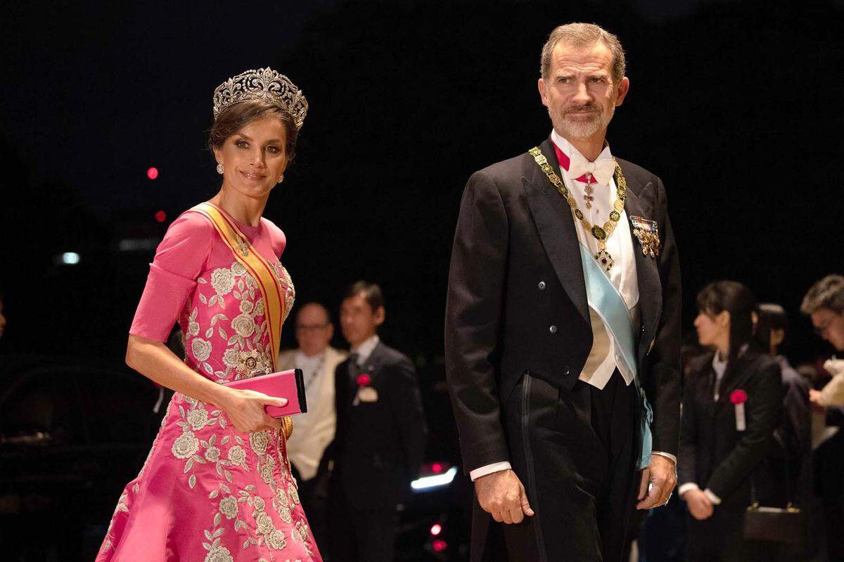 König Felipe von Spanien erschien in Begleitung seiner Frau Königin Letizia.