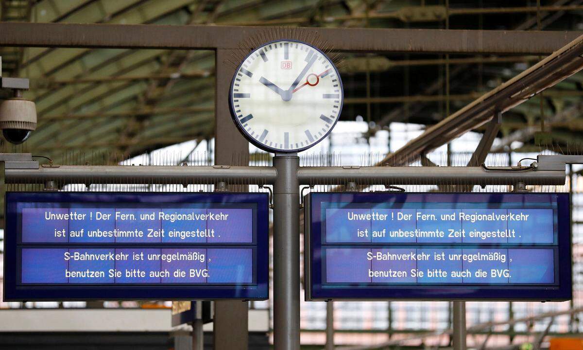 In Deutschland stoppte die Bahn am Sonntag in sieben Bundesländern ihren Fernverkehr.