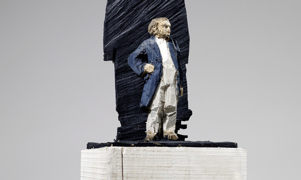 So wird das neue Denkmal am Promenadenring aussehen: Gestaltet hat es der 1957 in Fritzlar geborene Bildhauer Stephan Balkenhol.