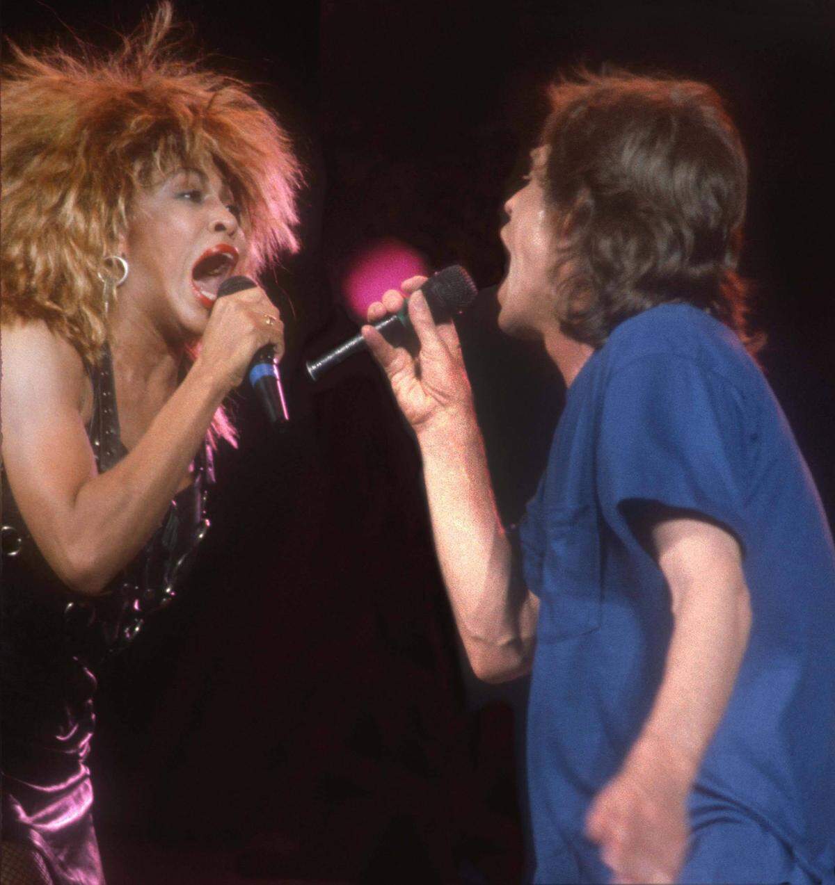 Mick Jagger hatte Ike & Tina Turner 1966 als Vorgruppe der Rolling Stones verpflichtet, wohl wissend, dass diese Sängerin ihm die Show stehlen könnte. Wie die beiden damit kokettierten, konnte man noch fast 20 Jahre später bei ihrem Duoauftritt bei "Live Aid" von 1985 sehen.