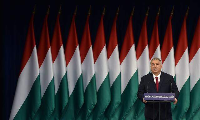 Viktor Orbán versucht die EVP auf seinen Kurs zu bringen.
