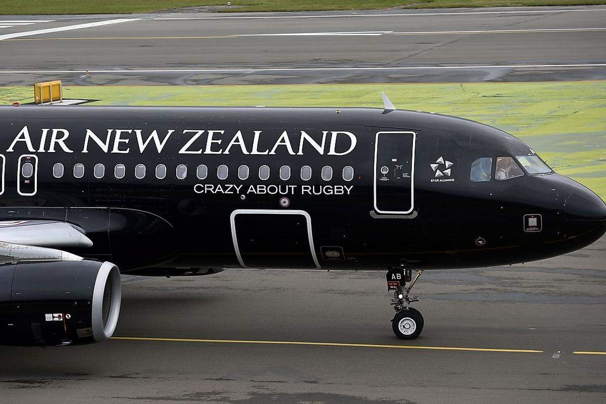 Land: Neuseeland Die Fluggesellschaft, die es seit 1940 gibt, war zuletzt 2008 in den Schlagzeilen: Bei der versuchten Entführung einer Maschine wurden beide Piloten und mehrere Passagiere verletzt. Das schwerste Flugzeugunglück in der Geschichte Neuseelands passierte vor mehr als 30 Jahre: Der Air-New-Zealand-Flug 901 prallte 1979 gegen den Mount Erebus. Durch den Aufschlag der Maschine kamen alle 257 Passagiere ums Leben.