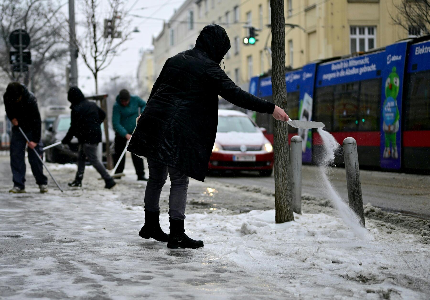 Milder weather returns; frost lingers
