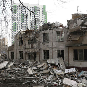 In Moskau sollen die alten Chruschtschowki (im Vordergrund) neuen Wohntürmen Platz machen.