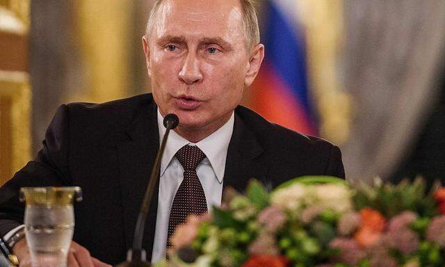 Wladimir Putin fordert vom künftigen US-Präsidenten ein partnerschaftlicheres Verhältnis.