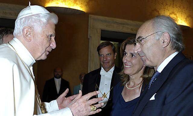 Papst Benedict XVI und IOR-Chef Tedeschi