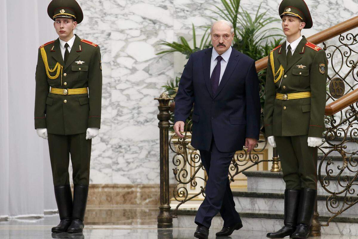 Auch wenn das Ergebnis des Gipfels in Minsk maximal ein Baustein einer friedlichen Lösung darstellt, er konnte punkten: der autoritäre weißrussische Staatschef Alexander Lukaschenko.