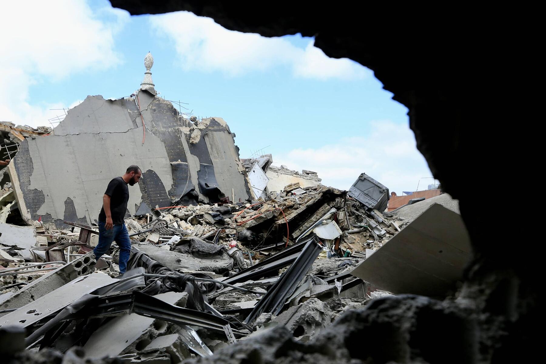 Mehr als 30 Tote: Israel fliegt rund 120 Luftangriffe auf Libanon